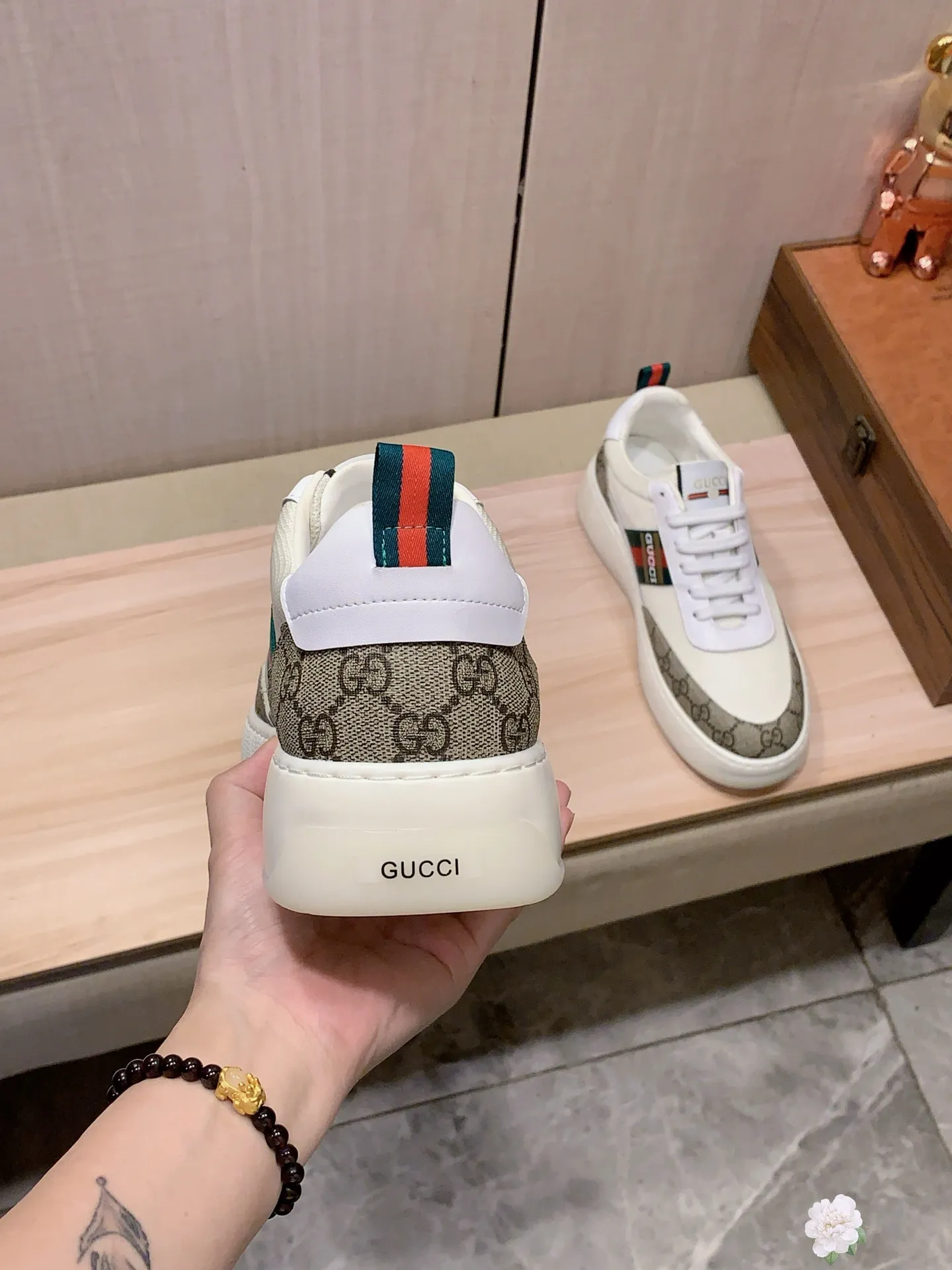 Men's Men's Shoes💰442💰💰🎩🎩[Lightning][Lightning] "Gucci*" The latest and most popular casual shoes, top brand [seduce] luxury~purchase, top~quality. [Strong] The upper is made of imported breathable cowhide with material ➕ breathable sheepskin lining (•) and fine workmanship. The original stylish and stylish soft rubber wear-resistant and non-slip outsole is light and comfortable on the feet. The real thing looks better when photographed in person. No. 143: Code: 38-44, 45 can be customized, 4️⃣ colors are available
